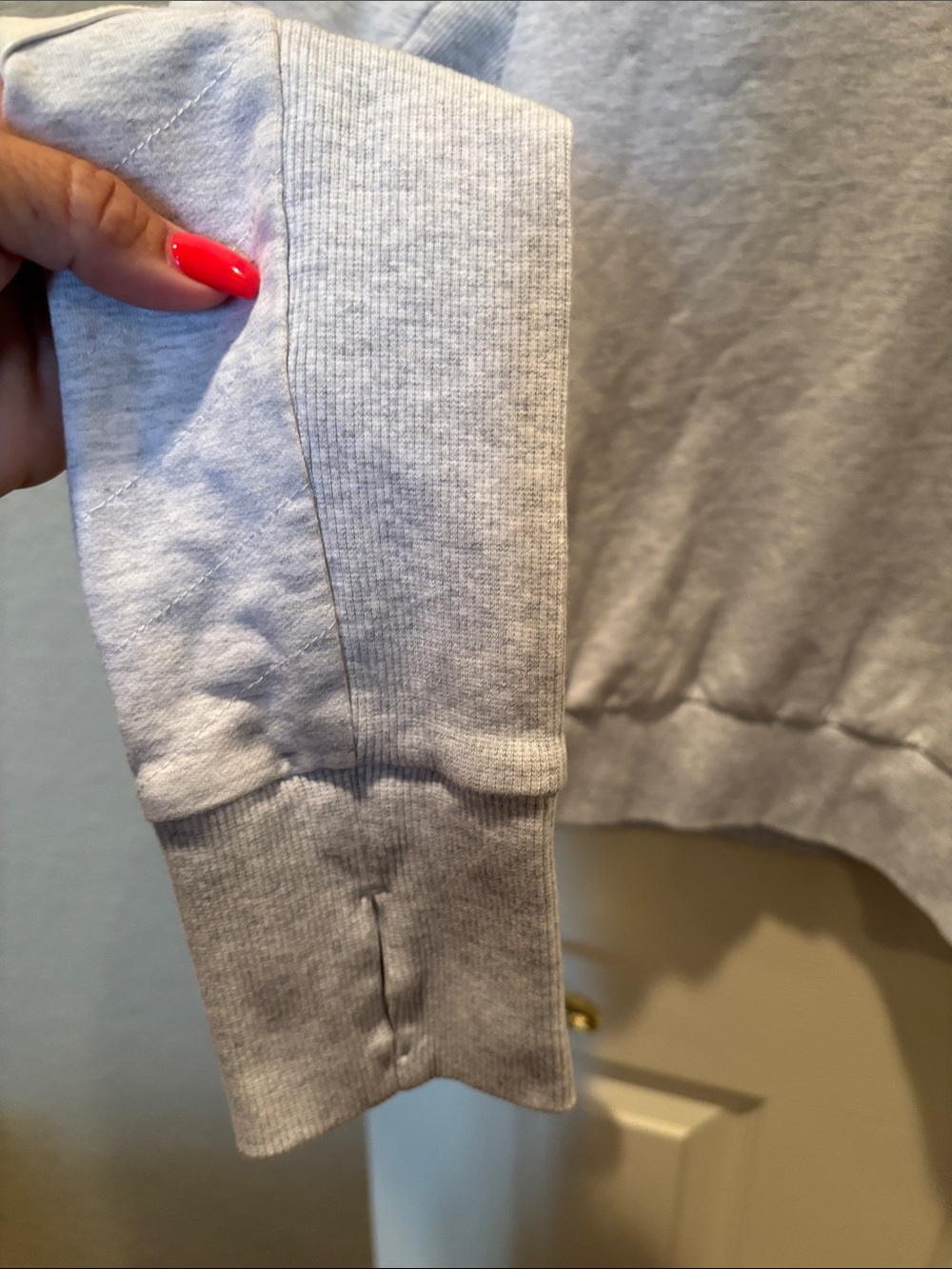 blanc noir Maitri Cropped Sweatshirt - Picture 4 of 7